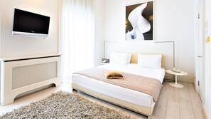 Minibar, coffres-forts dans les chambres, bureau