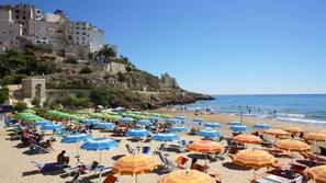 Spiaggia privata nelle vicinanze, sabbia bianca, lettini da mare