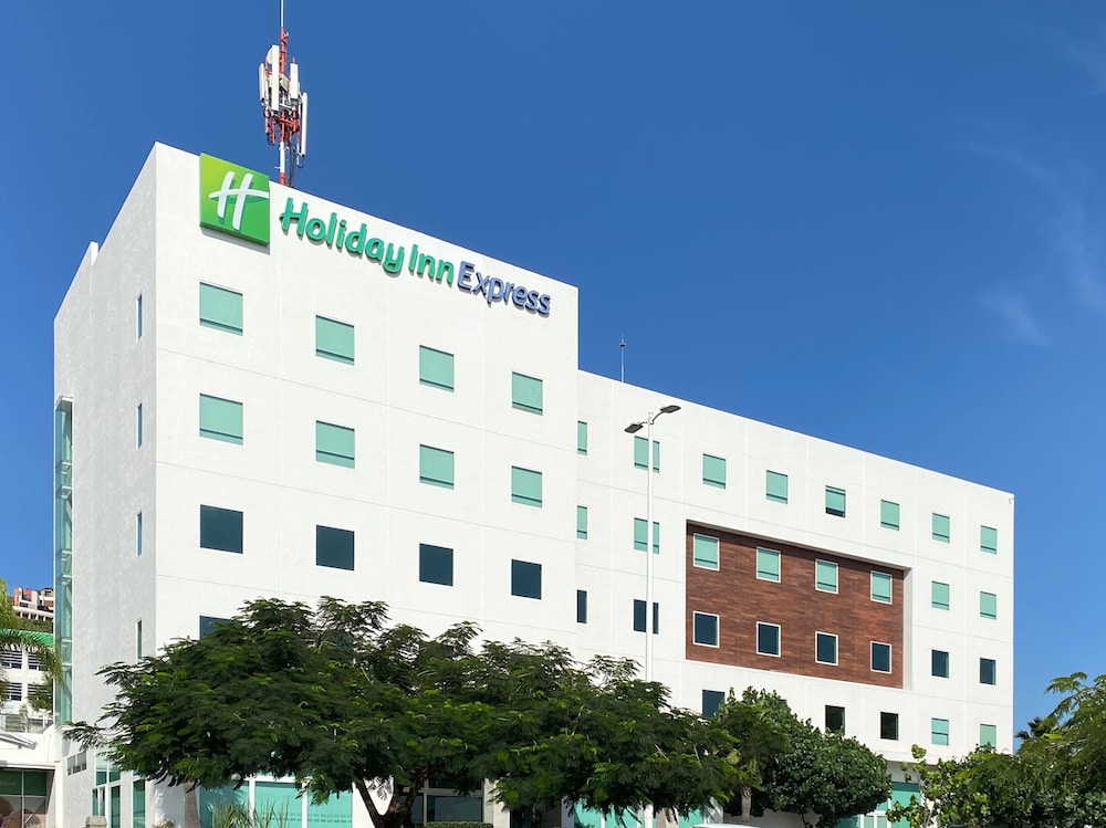 Holiday Inn Express Guadalajara Iteso, an IHG Hotel