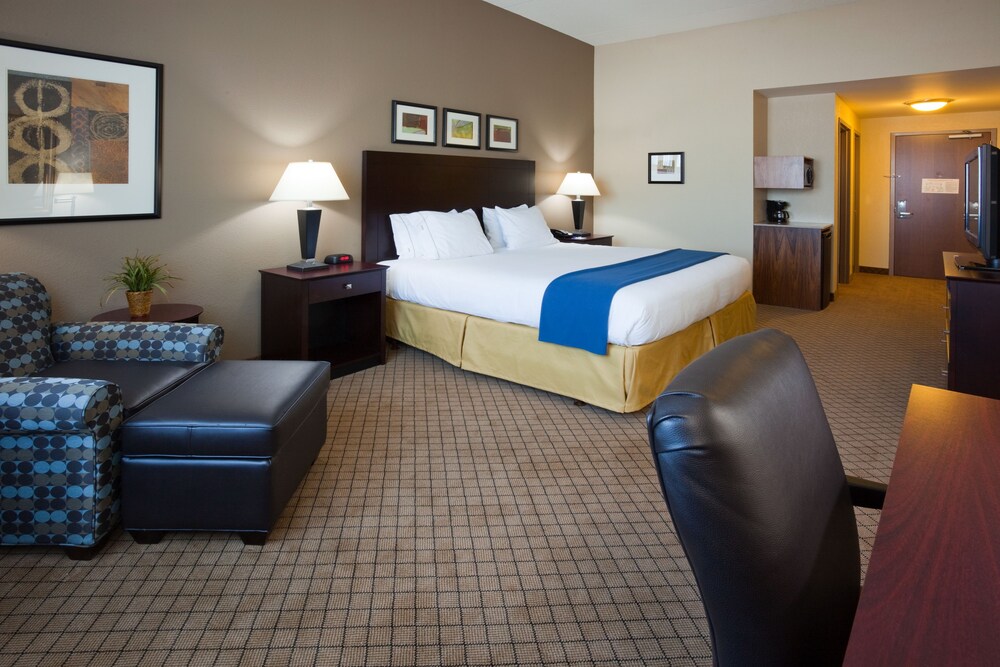 Holiday Inn Express Hotel and Suites Mankato East, an IHG Hotel