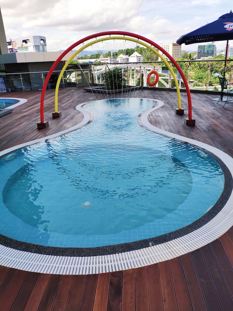 Pool, Sabah Oriental Hotel