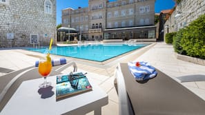 Outdoor pool, pool umbrellas