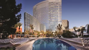 3 outdoor pools, open 9:00 AM to 5:00 PM, pool cabanas (surcharge)