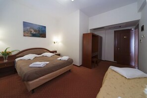 Minibar, in-room safe, iron/ironing board, free cribs/infant beds