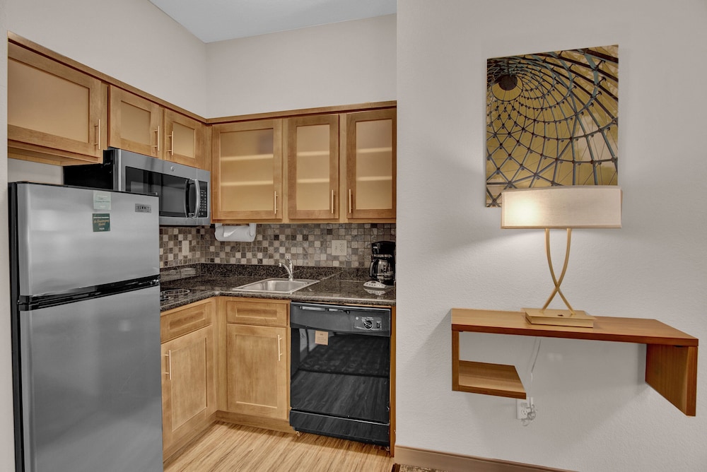 Private kitchen, Staybridge Suites Salt Lake-West Valley City, an IHG Hotel