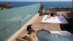 Outdoor spa bath