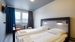 Een kluis op de kamer, een strijkplank/strijkijzer, gratis babybedden