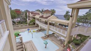 2 outdoor pools