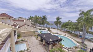 2 outdoor pools