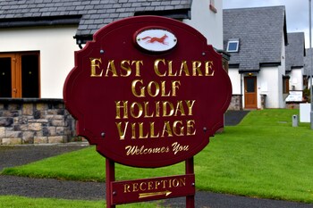 East Clare Golf Village Reviews Photos Rates Ebookers Com