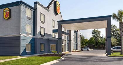 Super 8 by Wyndham Savannah
