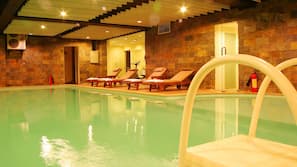 Indoor pool, sun loungers