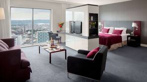 Premium bedding, in-room safe, desk, blackout drapes