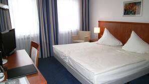 1 bedroom, hypo-allergenic bedding, in-room safe, desk