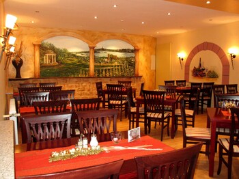Parkhotel Rudesheim Reviews Photos Rates Ebookers Com