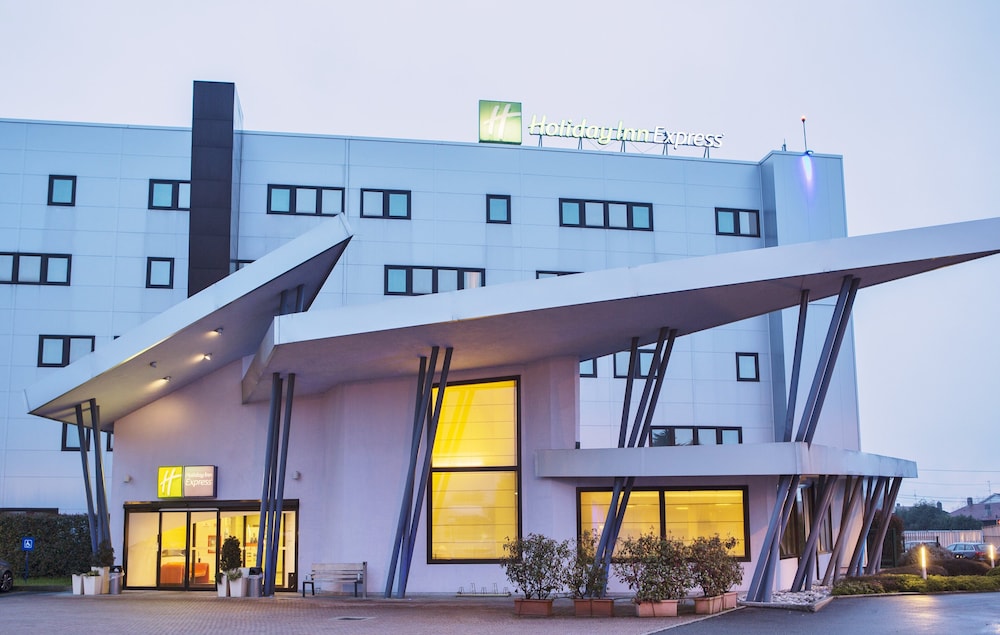 Holiday Inn Express Milan Malpensa Airport, an IHG Hotel in Milan Best Rates & Deals on Orbitz