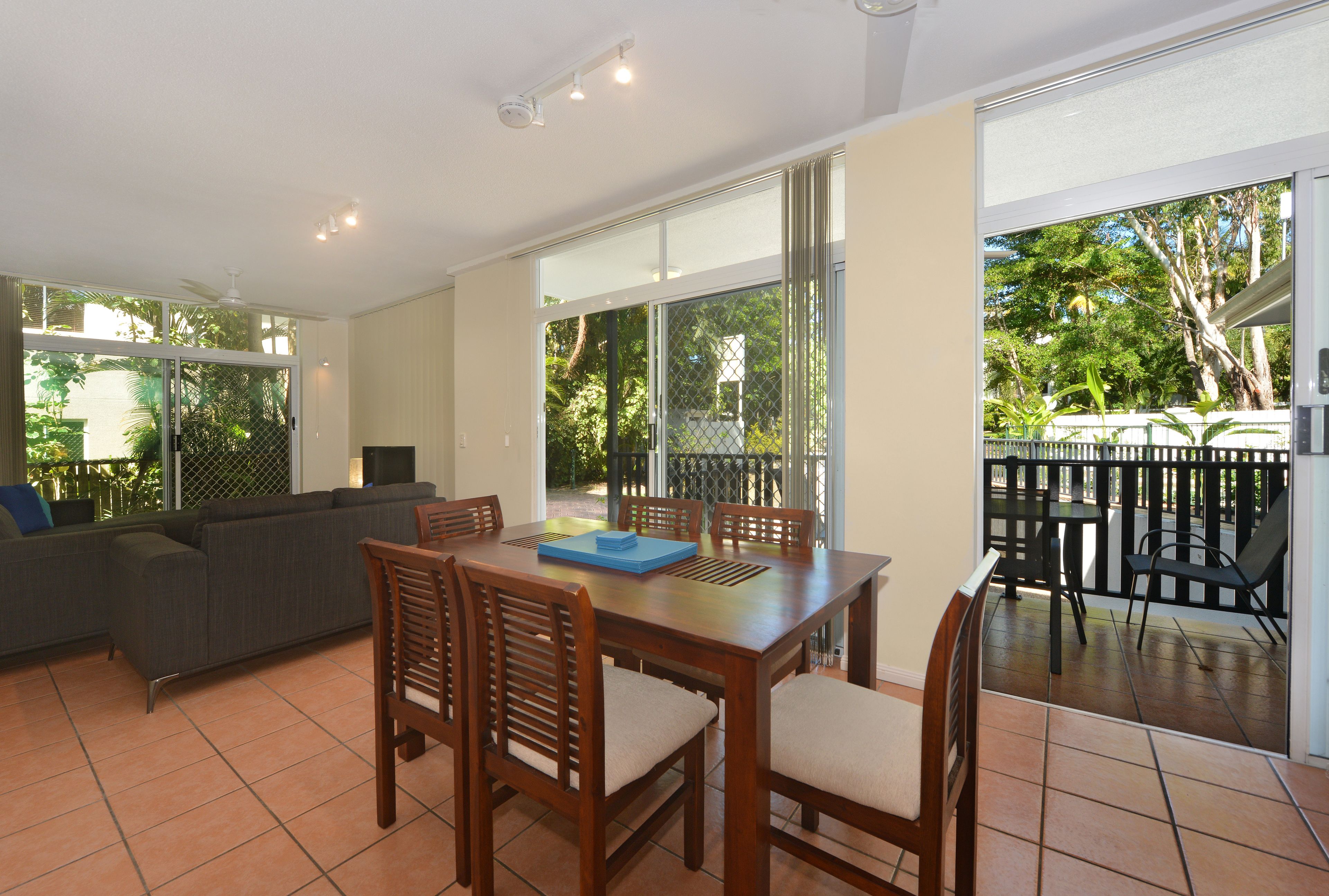 Seascape Holidays - Tropic Sands