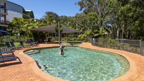 Outdoor pool, pool loungers