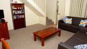 Iron/ironing board, cots/infant beds, WiFi