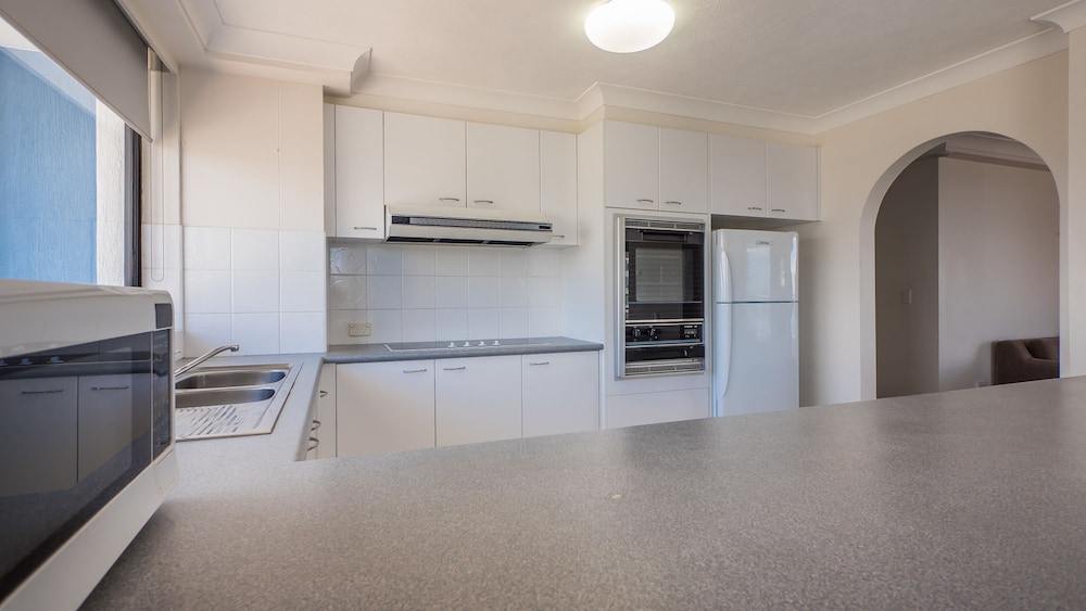 Aegean Apartments Deals Reviews Gold Coast Aus Wotif
