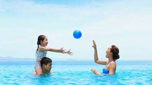 4 outdoor pools