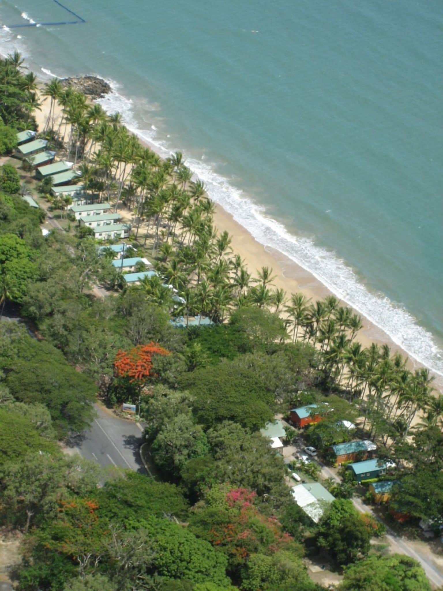 Ellis Beach Oceanfront Bungalows - Campground