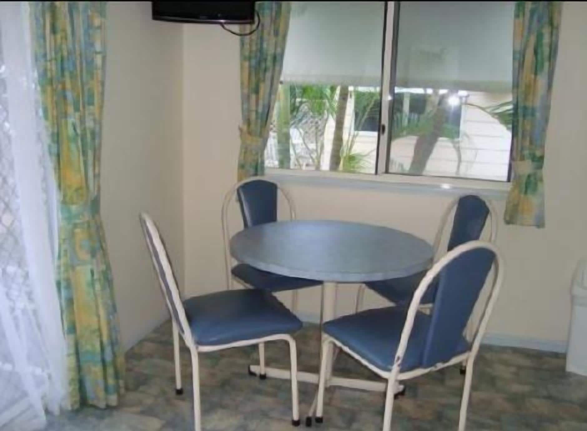 Ellis Beach Oceanfront Bungalows - Campground