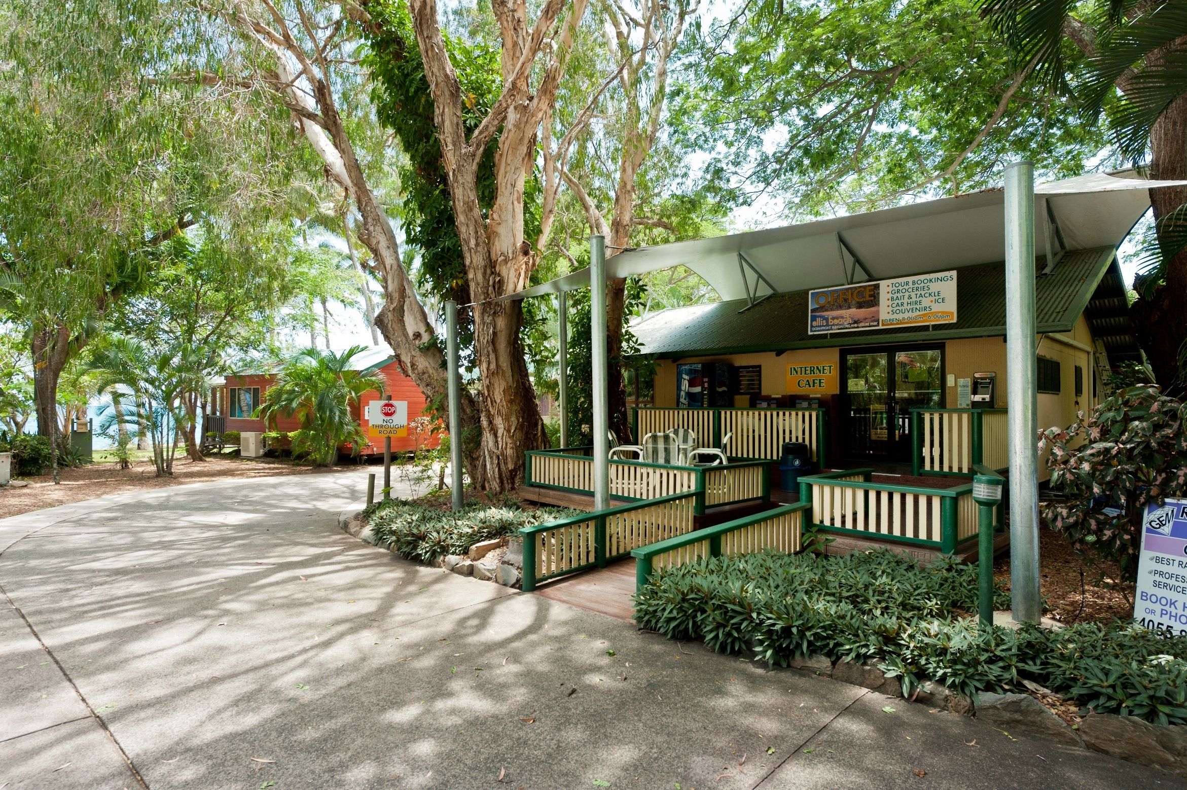 Ellis Beach Oceanfront Bungalows - Campground