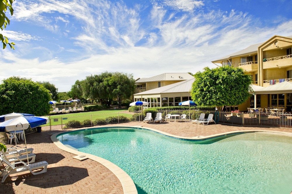 Property grounds, Abbey Beach Resort