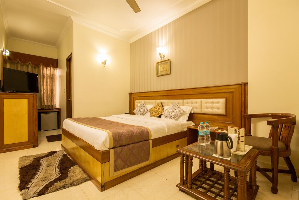 Hotel C Park Inn 2018 Room Prices Deals Reviews Expedia Hotel Front Featured Image Guestroom