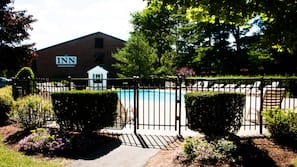 Indoor pool, seasonal outdoor pool, pool loungers