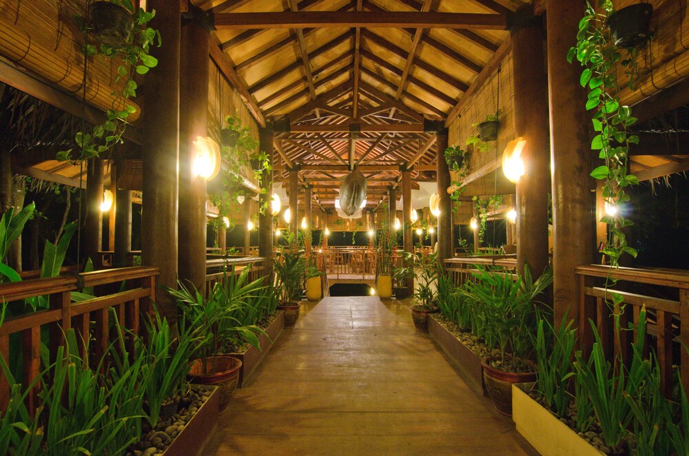 Hawaii Resort Family Suites In Bulakan Indonesia Expedia