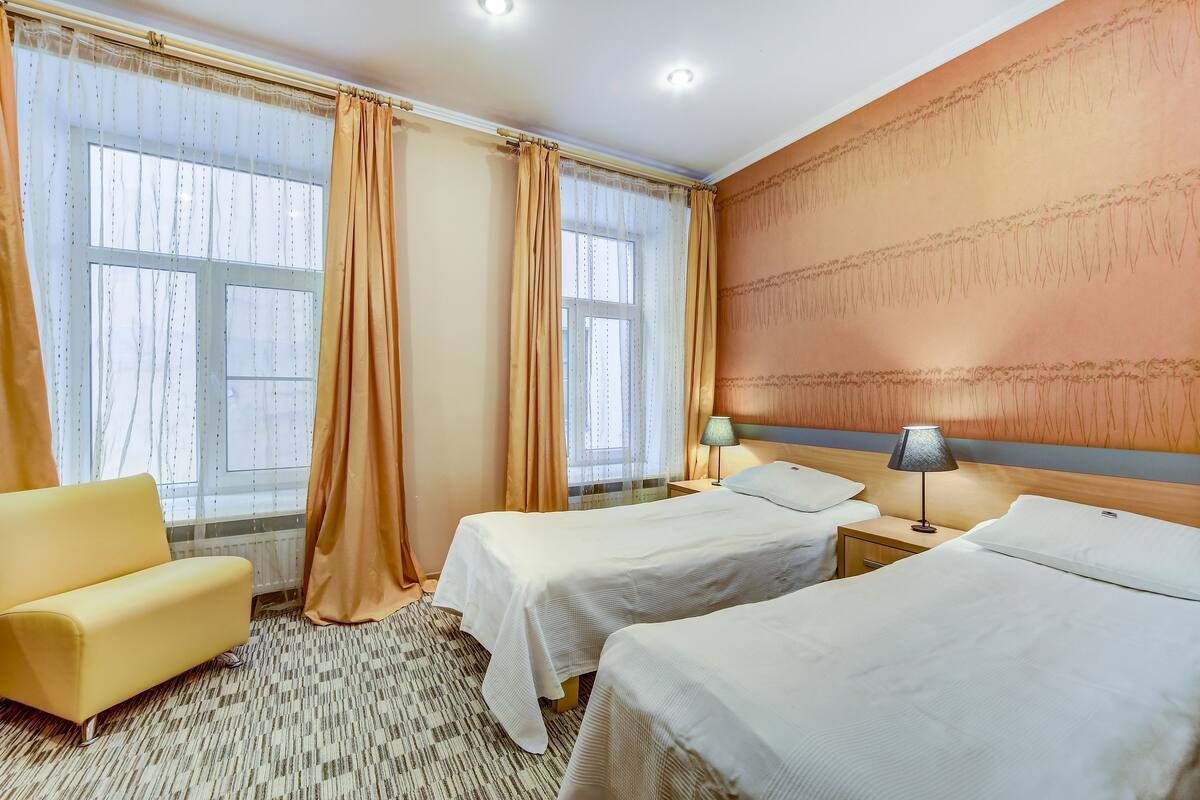 ポリコフ ビジネス ホテル 口コミ 部屋写真 料金 お得情報 エクスペディア