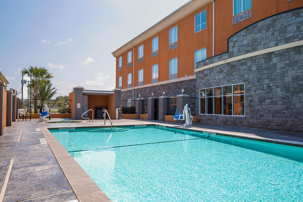 Holiday Inn Express Hotel & Suites Clute Lake Jackson, an IHG Hotel in Clute Best Rates