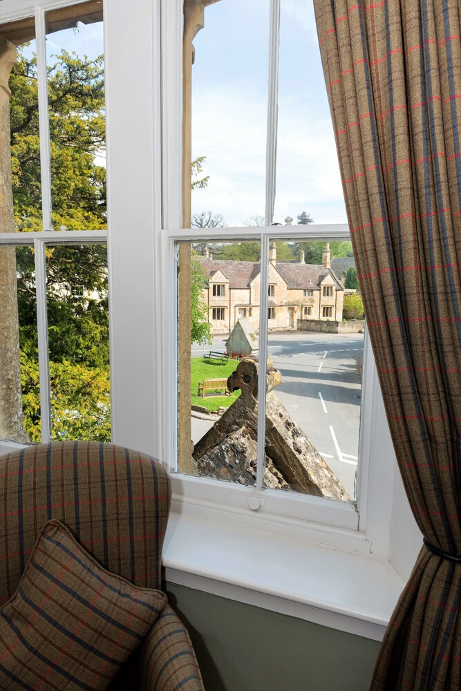 Street view, Three Ways House Hotel