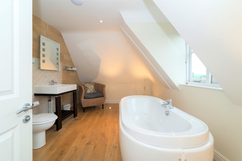 Bathroom, Three Ways House Hotel