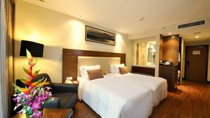 In-room safe, iron/ironing board, free WiFi, linens