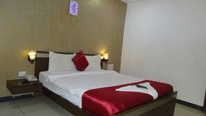 In-room safe, desk, rollaway beds, free WiFi