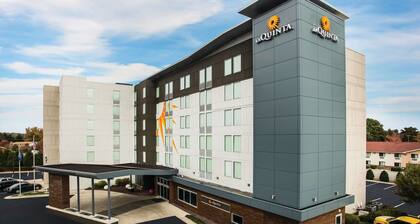 La Quinta Inn & Suites by Wyndham Winchester