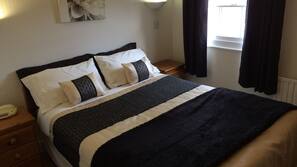 Desk, iron/ironing board, free WiFi, linens
