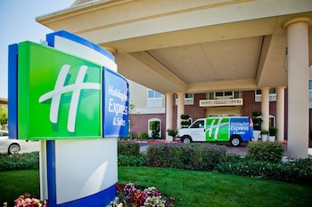 Holiday Inn Express Hotel & Suites Sacramento NE Cal Expo