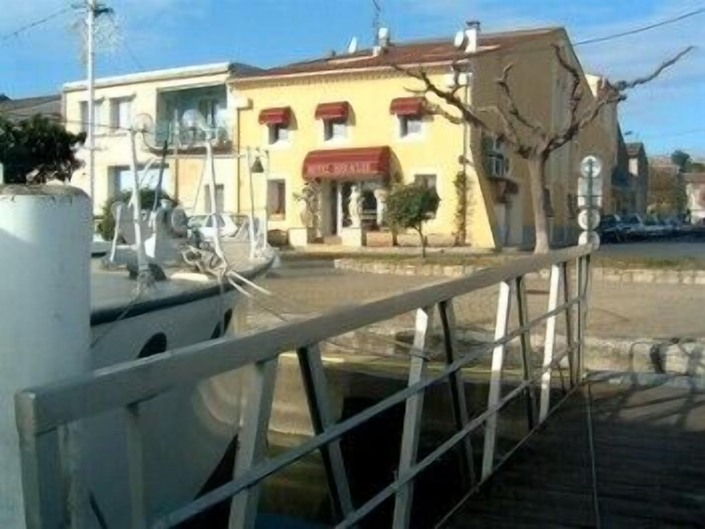 Hôtel Héraclée in Saint Gilles, France
