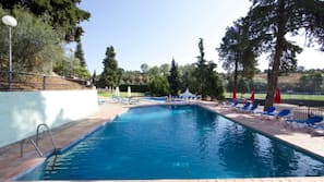 2 outdoor pools, pool umbrellas, sun loungers