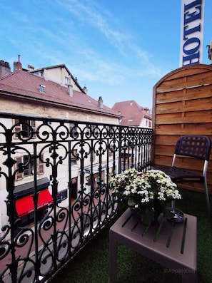 Standard Room, Balcony, City View | Terrace/patio