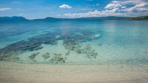 Sulla spiaggia, sabbia bianca, snorkeling