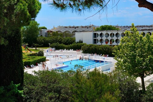 Cheap Hotels In Gigean Find 69 Hotel Deals Travelocity