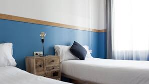 2 slaapkamers, donzen dekbedden, een kluis op de kamer