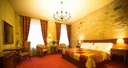 Hotel Rous