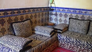 Surmatelas, fer et planche à repasser sur demande, lits bébé (gratuits)