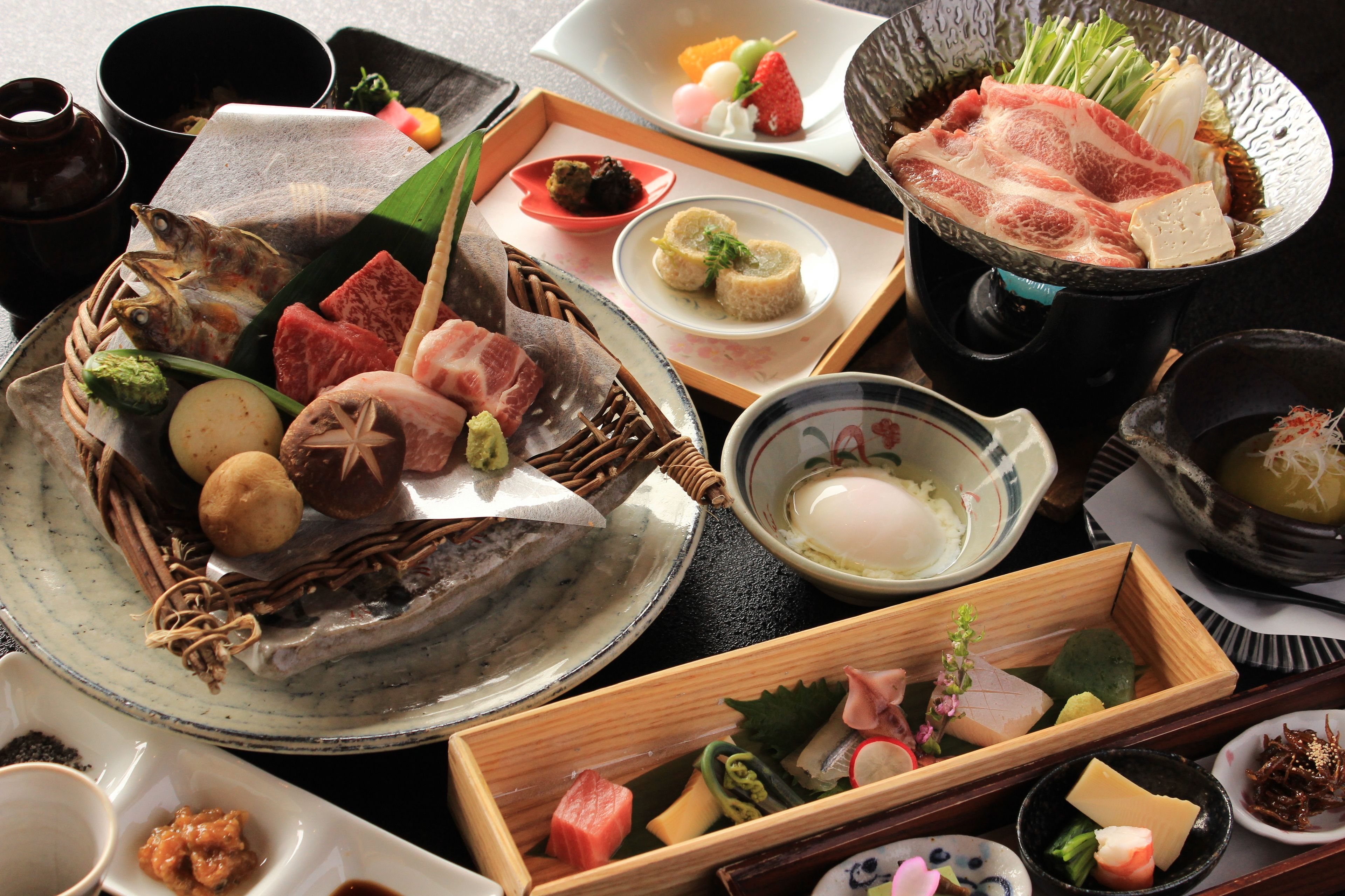 10月が見頃！北アルプスの紅葉と露天風呂を満喫する奥飛騨の旅